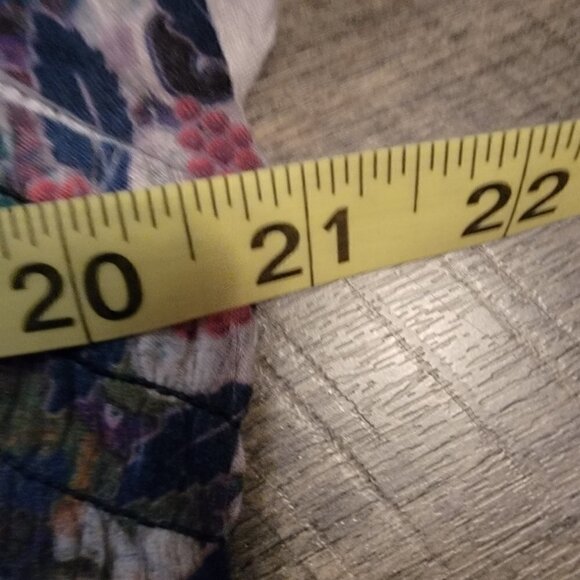 Unity World Wear sublimation print polyester top. Size 1X. - Picture 4 of 6